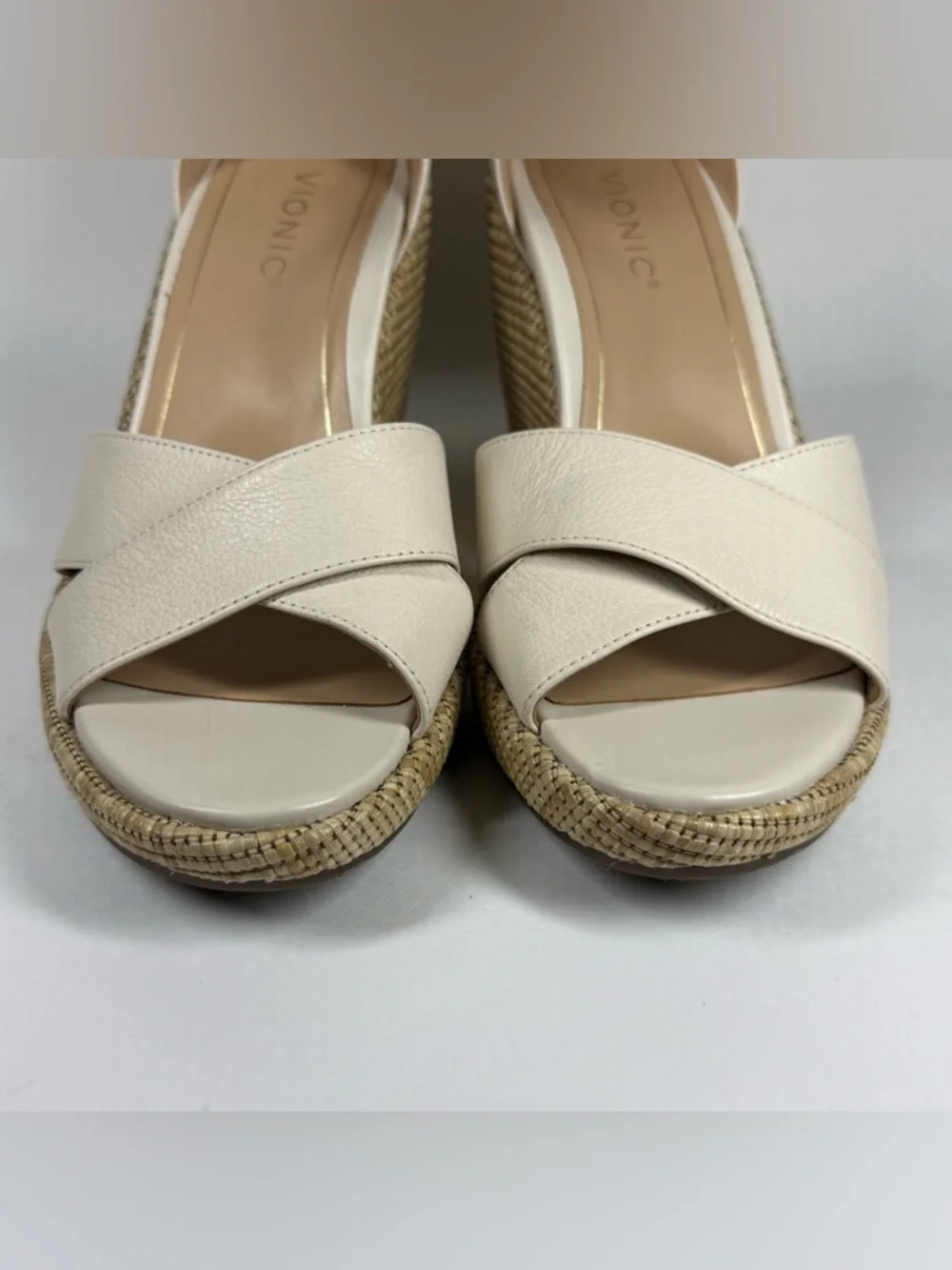 Vionic Women's Size 11 Cream Leather Marina Wedge Sandals